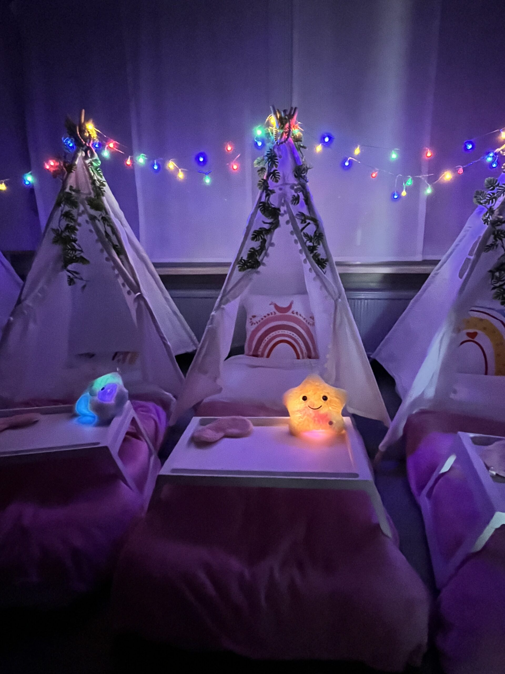 Tipi slaapfeestje tentjes met lichtgevende elementen